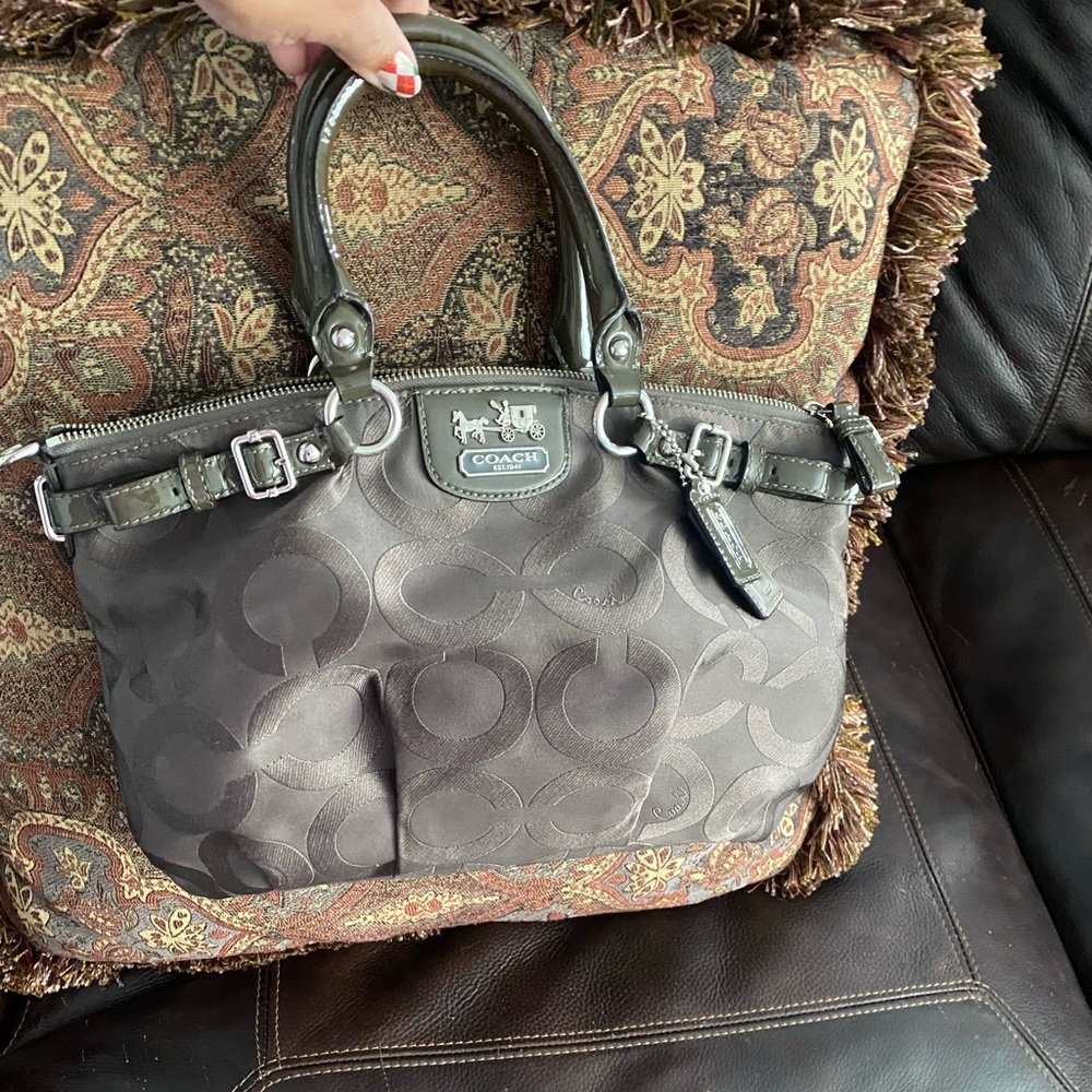 Gray , silver and purple Coach purse💜🤍